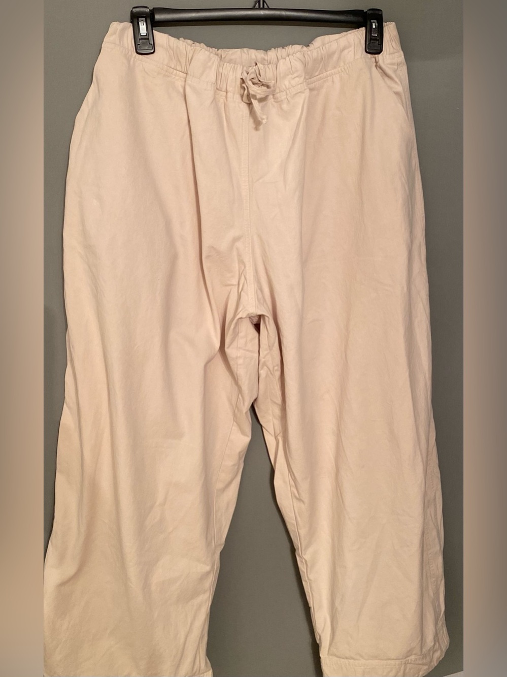 Shelter Jules pant in Ivory.  Cream Wide-Leg Drawstring Pants back pocket. - Picture 3 of 4
